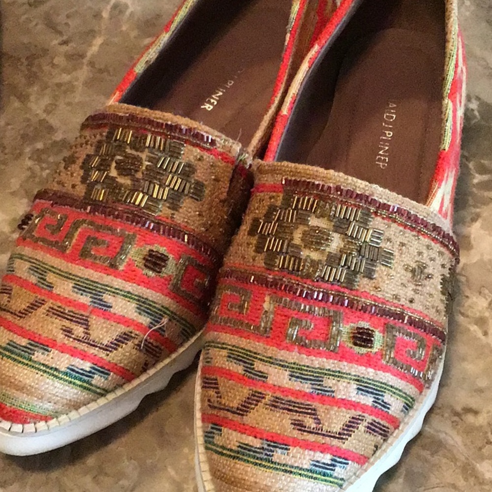 Shoe - Picture 3 of 4